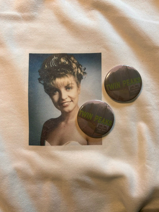 twin peaks sign button pin
